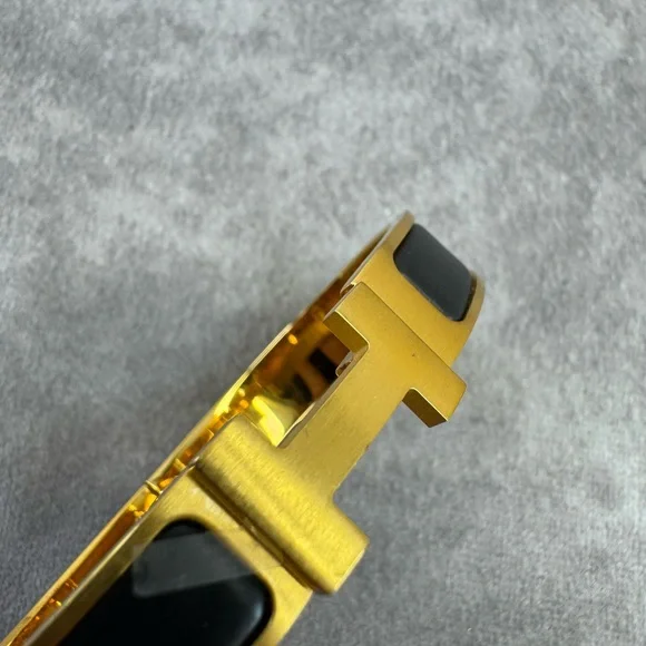 Hermes Clic H Bracelet Black Gold PM - Picture 6 of 9